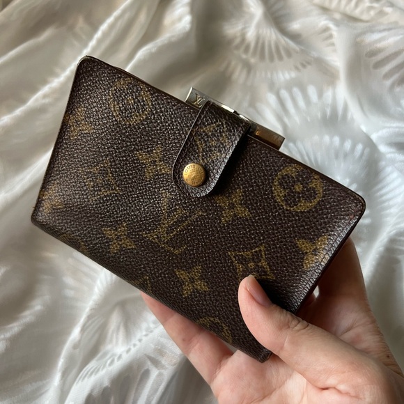 Louis Vuitton Wallet - Picture 2 of 16